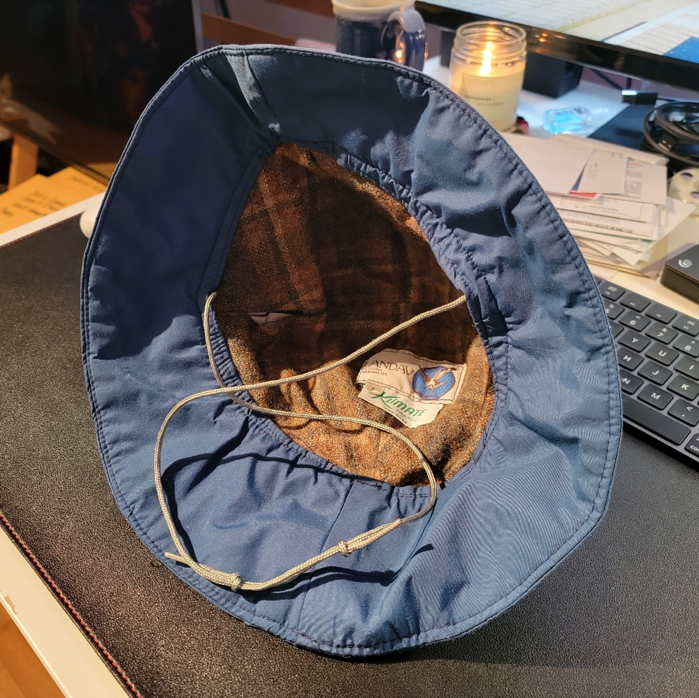 Vintage 70s Landav water resistant insulated bucket hat with chinstrap